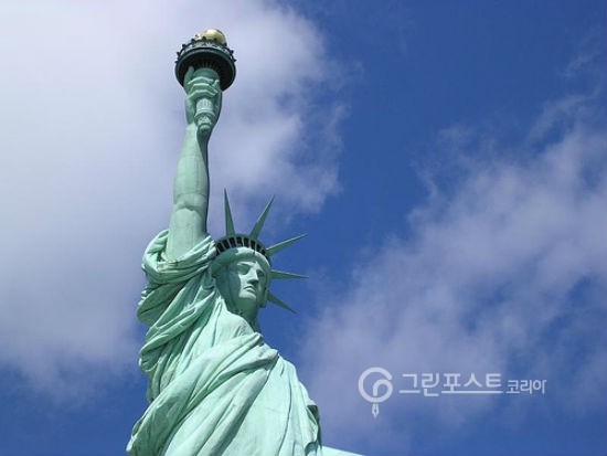 '자유의 여신상' 연말까지 관람 못 해