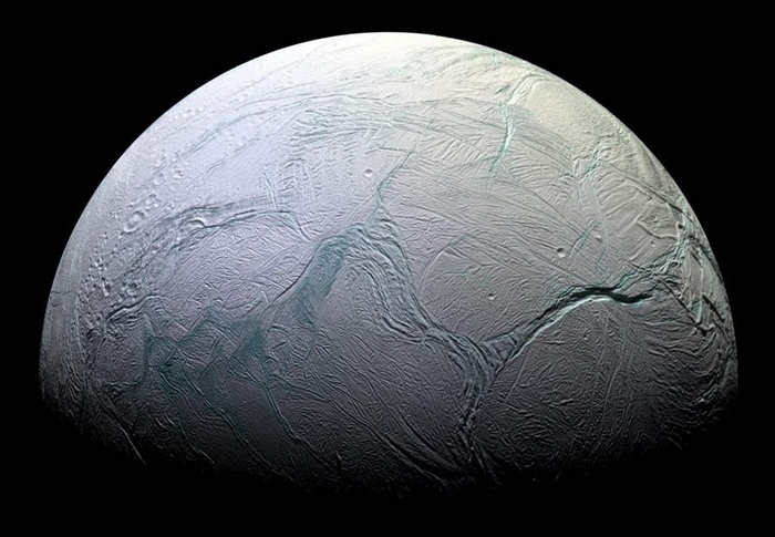 위성 엔켈라두스(Enceladus)에서 해저 온천(溫泉)이 탐지됐다.
