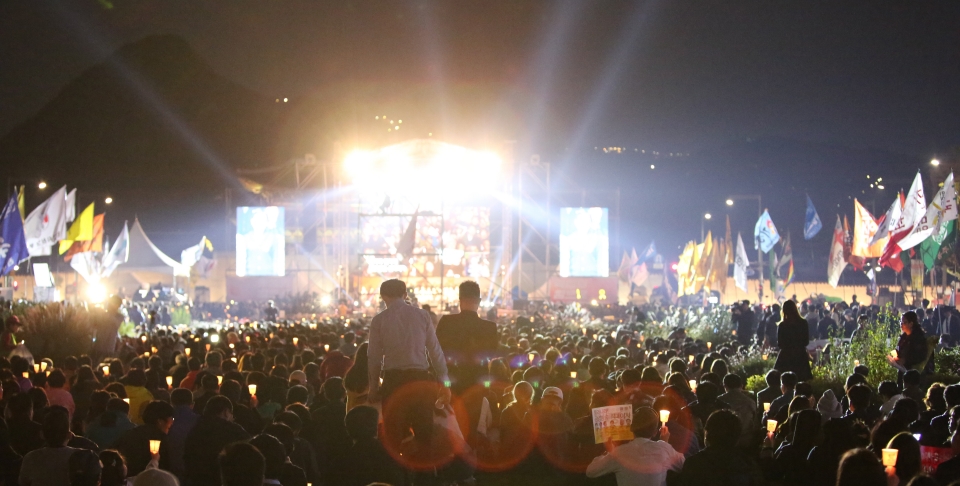 이날 집회에는 주최 측 추산 5만여명의 시민이 모였다.
