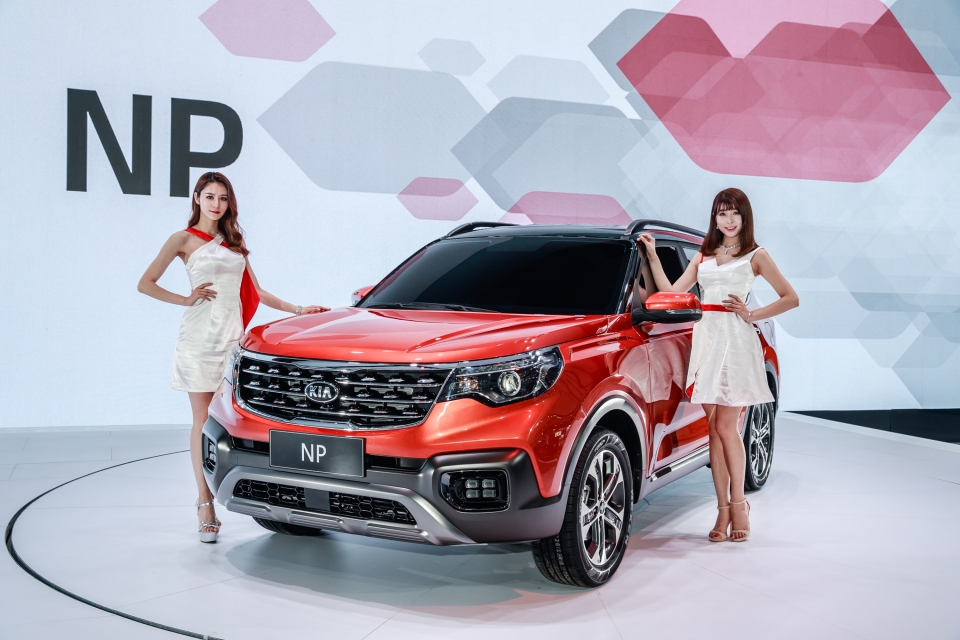 2017 광저우 국제모터쇼에서 선보인 ‘중국 전략형SUV 양산형 콘셉트 모델’ [출처=기아자동차]