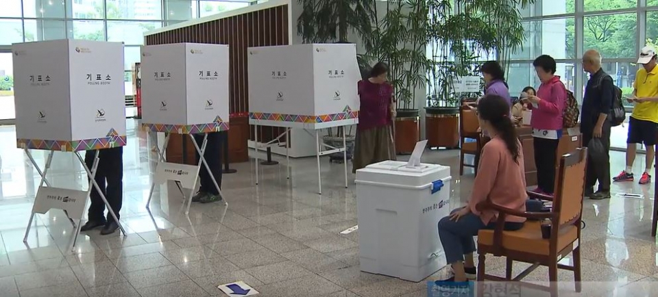 지방선거가 열린 13일 전국 각지의 투표소에서 갖은 사건사고가 발생했다.(YTN캡처)2018.6.13/그린포스트코리아