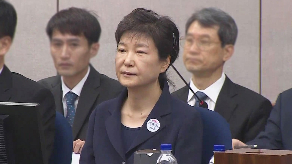 박근혜 전 대통령의 1심 선고가 생중계된다. (SBS 뉴스 캡처)