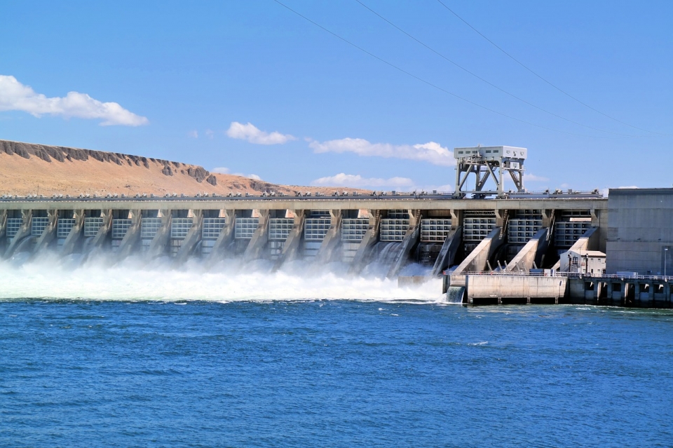 한국수자원공사가 수상태양광 등 친환경 물에너지를 활성화하고 대규모 댐 건설을 중단하겠다고 밝혔다. (사진=Pixabay)