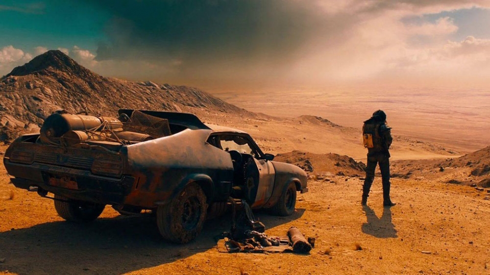 인류 멸망을 다룬 영화 '매드 맥스: 분노의 도로'.