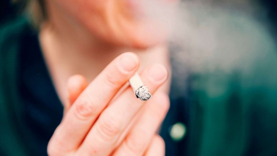 전자담배가 일반담배보다 유해물질 배출량이 월등히 적다는 연구 결과가 발표됐다. (ABC News 제공)