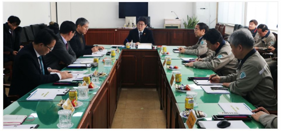 조명래 환경부 장관이 17일 경북 봉화군 소재 석포제련소 현장 점검에 나섰다.(환경부 제공)2019.1.17/그린포스트코리아