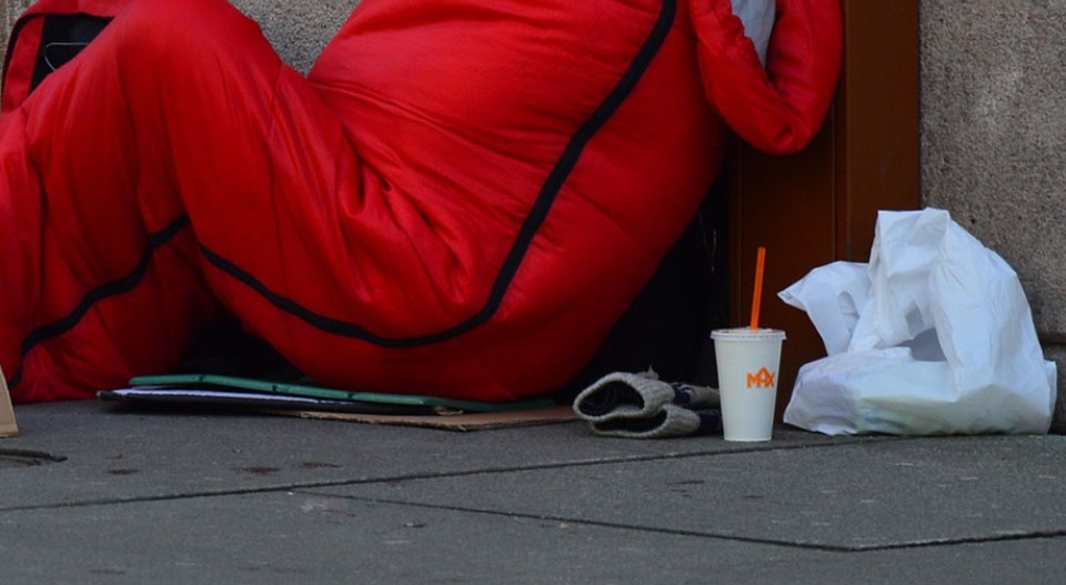 정부가 노숙인 등 한파 취약계층에 개인 난방용품을 지원하기로 했다. (사진=Pixabay)