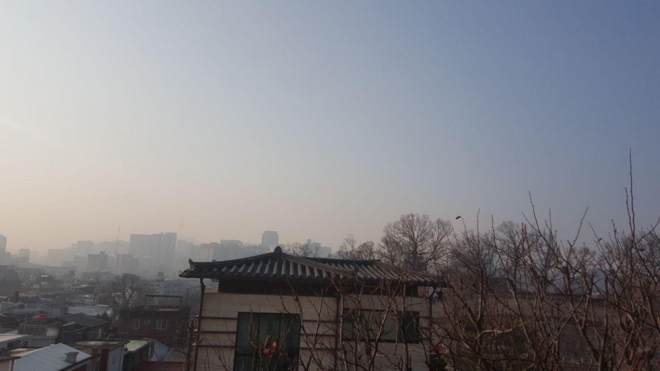 미세먼지가 가득한 21일 서울 하늘의 모습. (사진=채석원 기자)