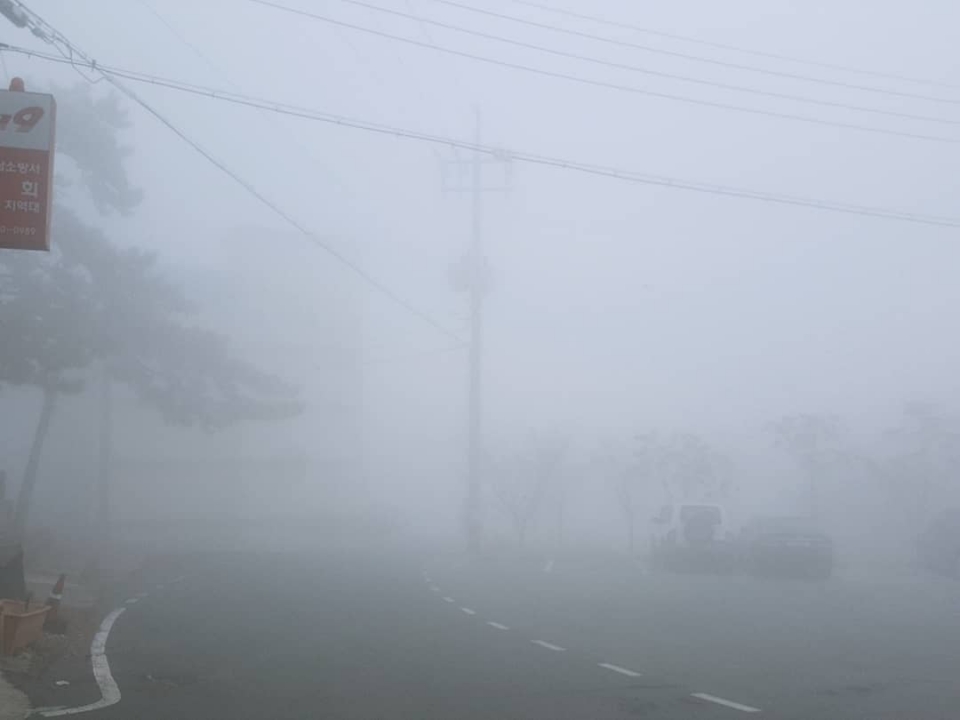 미세먼지로 뒤덮인 5일 오전, 세종시에 거주하는 시민이 촬영한 사진. (인스타그램 제공)