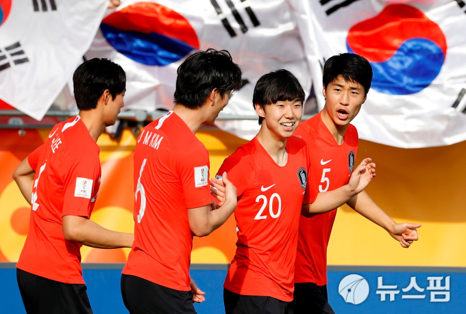 대한민국 선수들이 사상 첫 남자 축구 준우승을 차지했다. [사진= 로이터 뉴스핌]