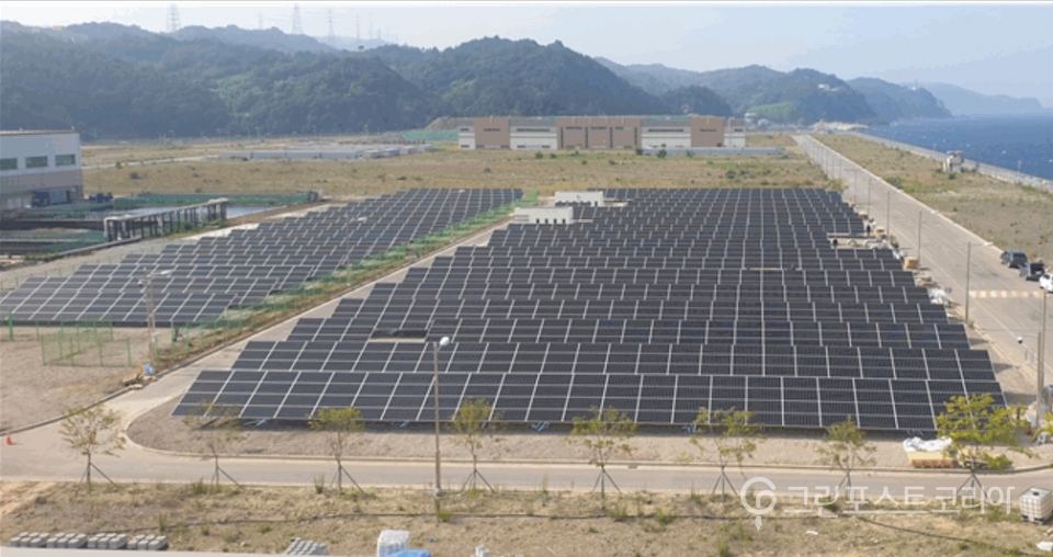 한국남부발전이 삼척발전본부에 2.6MW급 ‘주민참여형 태양광 설비’를 준공했다고 12일 밝혔다. (사진 한국남부발전 제공) 2019.8.12./그린포스트코리아