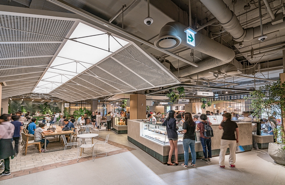 현대백화점은 신촌점 식품관을 리뉴얼 오픈한다. (현대백화점 제공) 2019.9.11/그린포스트코리아