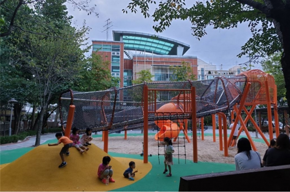 지난 8월 30일 준공된 동대문구 미나리어린이공원 창의어린이놀이터. (사진 서울시 제공)