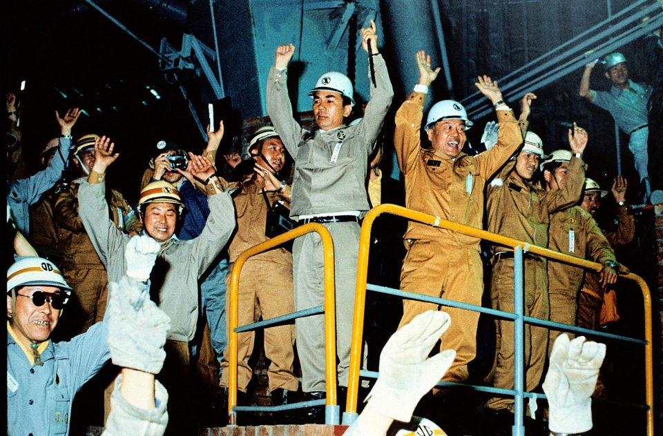 1973년 6월 9일 포항제철소 1고로에서 첫 쇳물을 생산했던 당시의 모습. (사진 포스코 제공)