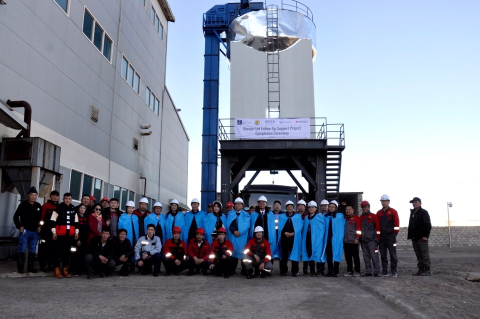 한국지역난방공사는 지난달 30일 몽골 현지에서 난방 및 온수공급시스템 사후지원 사업 일환으로 안전시설물 공사를 완료했다. (난방공사 제공)