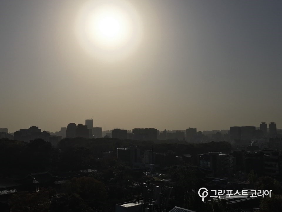 서울시는 ‘미세먼지 계절관리제(12~3월)’ 기간 동안 서울 전역에 있는 대기오염물질 배출사업장 4000여개소 관리에 총력을 기울일 계획이다. (이주선 기자)/그린포스트코리아