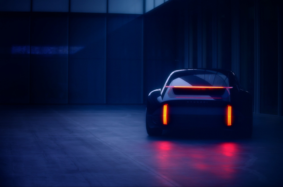 현대자동차가 공개한 새로운 EV 콘셉트카 '프로페시' 티저 이미지 (현대자동차 제공) / 그린포스트코리아