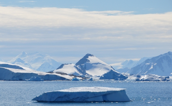 빙하전문가들이 2100년에는 지구 해수면 상승이 2m를 넘을 수 있다면서 온실가스 감축을 초구했다. (남극대륙, 본사 DB)