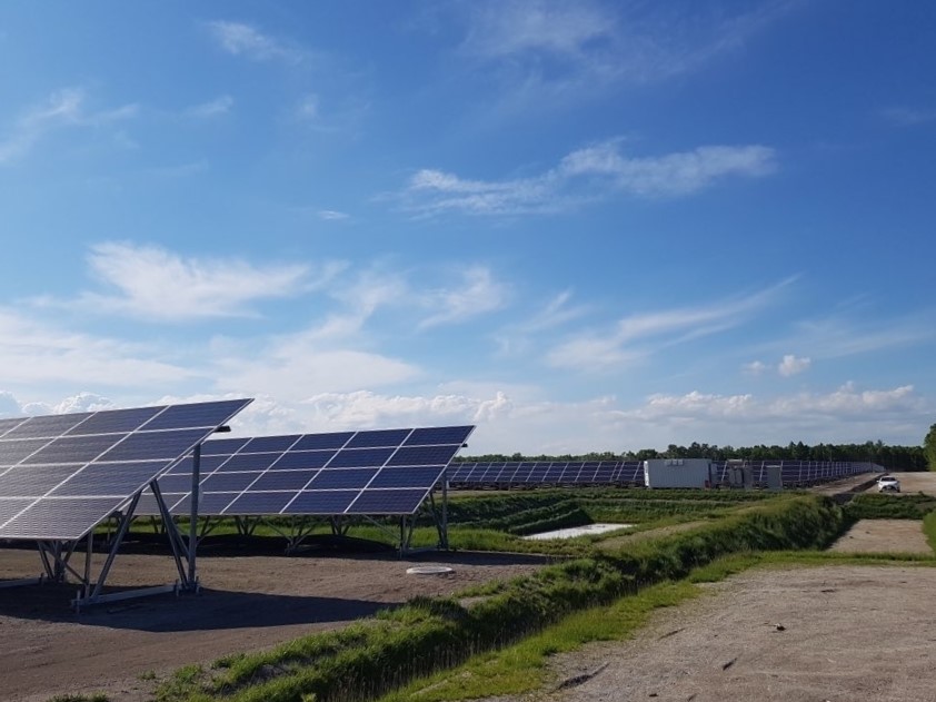 대표적인 재생에너지인 태양광 발전시설. 정부는 올해 한림 해상풍력과 새만금 태양광 등 32개 재생에너지 프로젝트를 착공한다.(그린포스트DB)/그린포스트코리아