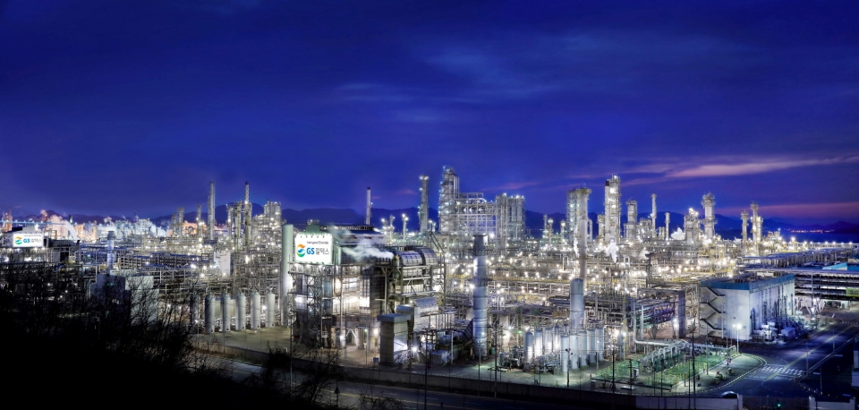 생산시설 가동을 위한 연료를 액화천연가스로 대체 완료한 GS칼텍스 여수공장 전경. (GS칼텍스 제공)/그린포스트코리아