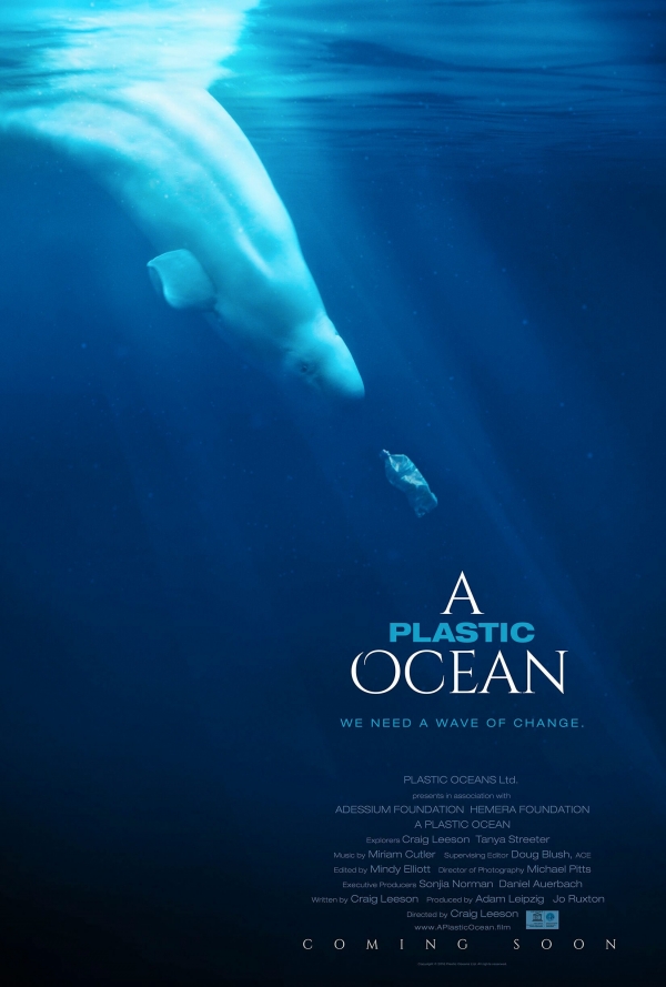 다큐멘터리 '플라스틱 바다를 삼키다'의 포스터. 해당 다큐멘터리를 플라스틱으로 인한 심각한 해양 환경오염을 다룬다. (다음영화 캡쳐)/그린포스트코리아