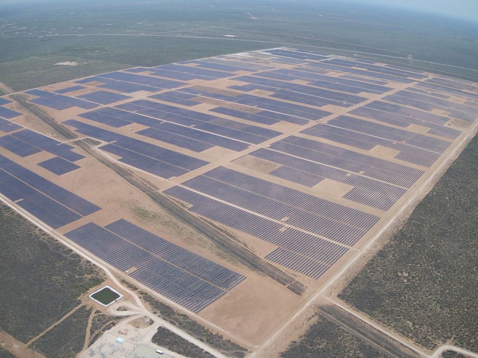 사진은 한화에너지 미국법인 174 Power Global이 8월 미국 텍사스주에 완공한180메가와트(MW)급 태양광 발전소 전경. (한화에너지 제공)/그린포스트코리아