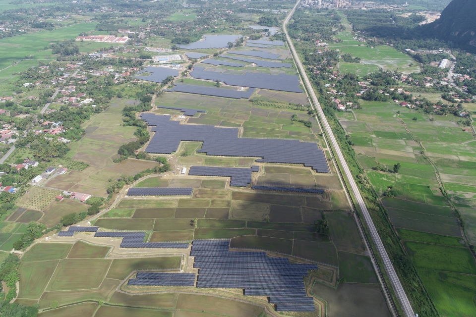 한화에너지가 2020년 11월 준공한 말레이시아 LSS 2 추핑 태양광 발전소 전경. (한화에너지 제공)/그린포스트코리아