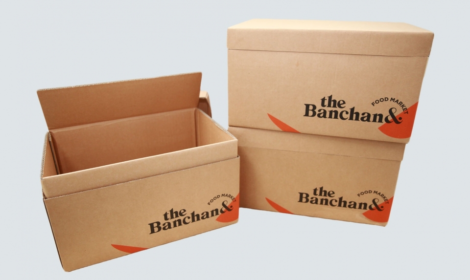 더반찬&은 신선식품 포장용 스티로폼 박스를 ‘친환경 종이박스’로 대체해 새벽배송 서비스를 시작했다. (동원홈푸드 제공)/그린포스트코리아