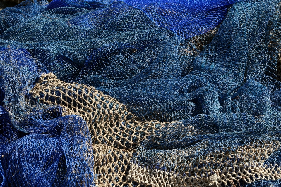 대규모로 이뤄지는 상업적 어업이 해양 생태계에 영향을 미친다는 지적이 있다. 바다에 떠다니는 폐어구의 환경 영향을 줄이기 위해 생분해 기술 등이 다양하게 시도된다. (픽사베이 제공)/그린포스트코리아