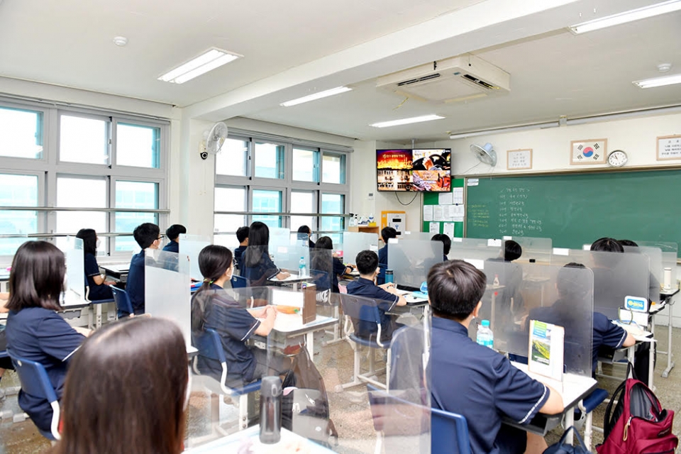국제 환경단체 대자연이 지난 6일 서울 가원중학교 전교생 18학급 450명을 대상으로 그린스쿨 환경교육을 실시했다. (대자연 제공)/그린포스트코리아