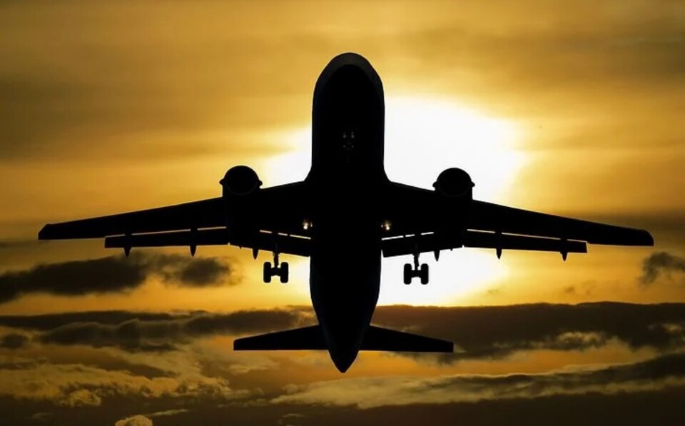 항공기는 이착륙을 할 때 전체 연료의 최대 25%를 소비한다. 어떤 비행이든 이착륙이 기본값이므로 거리 당 탄소배출량은 단거리 비행에서 훨씬 더 높게 나온다. (픽사베이 제공)/그린포스트코리아 