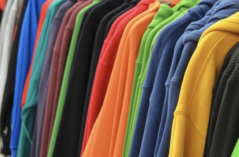우리가 입는 옷의 60%는 합성섬유로 만들어진다. 이 옷들은 생산, 사용, 폐기 전 과정에서 탄소를 배출하고 미세플라스틱 문제를 유발하고 있다. (픽사베이 제공)/그린포스트코리아