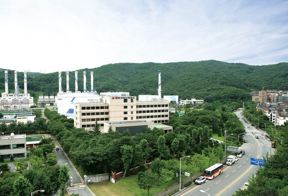 한국지역난방공사는 국내 최초로 열에너지 제품군에 대한 ‘저탄소 제품’ 인증을 취득했다고 19일 밝혔다.(지역난방공사 제공)/그린포스트코리아