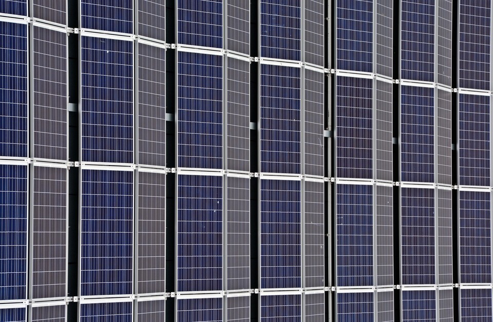 국제재생에너지기구(IRENA)가 최근 발표한 ‘2021 재생에너지 발전 비용’ 보고서를 보면, 지난해 태양광의 균등화발전비용(LCOE)은 1kWh당 0.048달러(약 62원)로, 2010년 0.417달러(약 542원) 대비 88% 하락했다.(픽사베이 제공)/그린포스트코리아