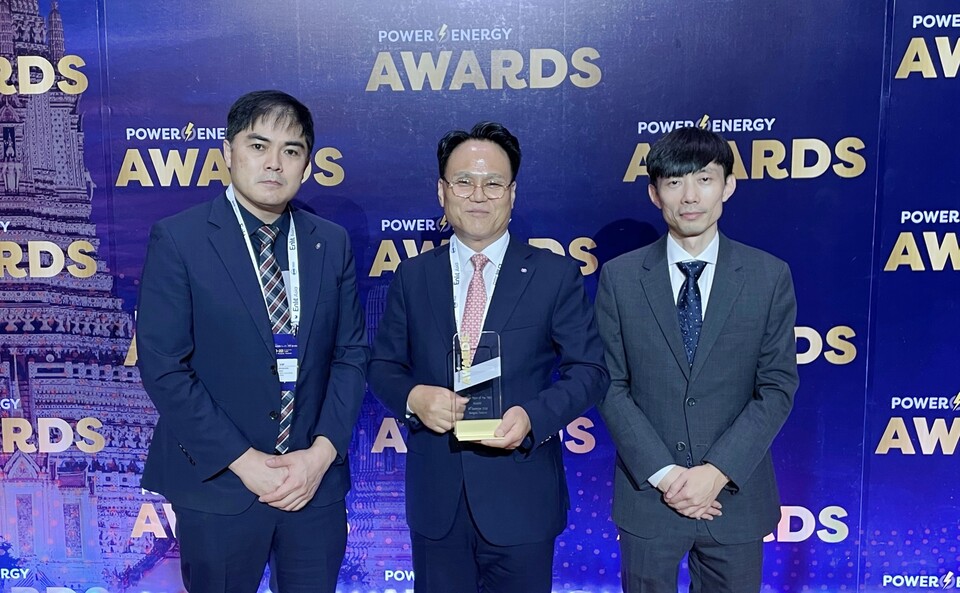 남부발전은 태국 방콕에서 개최된 ‘2022 Enlit Asia’ 국제컨퍼런스 내 ‘Power & Energy Asia Award’ 시상식에서 남제주 복합화력발전 건설 프로젝트가 ‘Power Plant of the Year’를 수상했다고 22일 밝혔다.(남부발전 제공)/그린포스트코리아