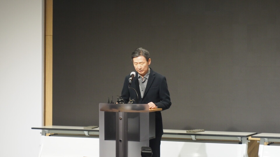 최근 발생한 개인정보 유출 및 디도스 공격에 대한 사과와 함께 1000억원을 투자해 사이버 보안 체계를 고도화하는 '사이버 안전 혁신안’을 발표한 황현식 LG유플러스 대표(사진=임호동 기자)/그린포스트코리아