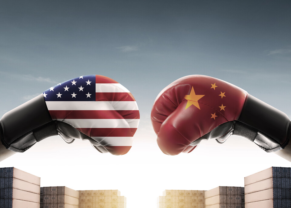 미국과 중국의 무역 경쟁이 심화되면서 전략적인 움직임을 보이고 있는 국내 배터리 업계(사진=클립아트)/그린포스트코리아