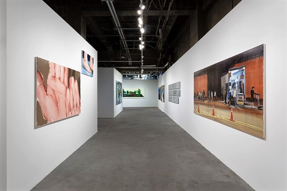 미국 뉴욕시 록펠러 센터 내 링크 레벨 갤러리에서 열리는 아투(Artue)의 한국 작가 12인 기획전(사진=아투)/그린포스트코리아