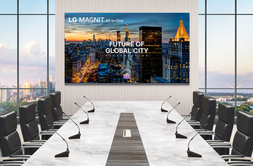 LG전자가 글로벌 시장에 출시한 136형 마이크로 LED 사이니지 'LG 매그니트 올인원'(사진=LG전자)/그린포스트코리아