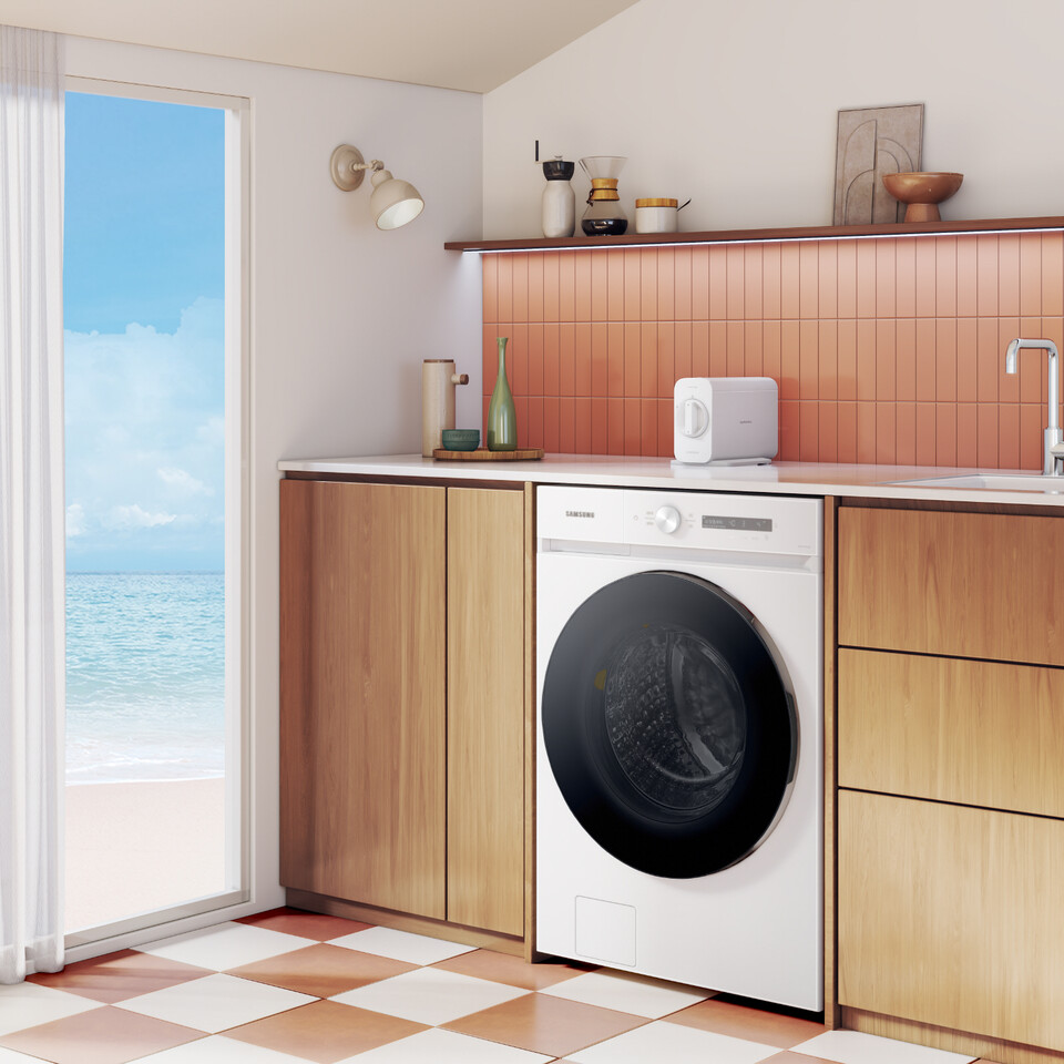 2021년 이후 생산된 '비스포크 세탁기'를 대상으로 '미세먼지 저감 코스' 업데이트를 실시하는 삼성전자(사진=삼성전자)/그린포스트코리아