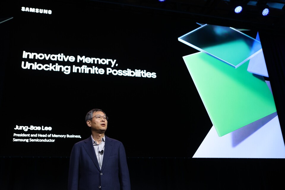 20일(현지시간) 미국 실리콘밸리에서 '삼성 메모리 테크 데이 2023'를 개최한 삼성전자. 사진은 행사에서 발표를 하고 있는 이정배 삼성전자 메모리사업부 사장. (사진=삼성전자)/그린포스트코리아