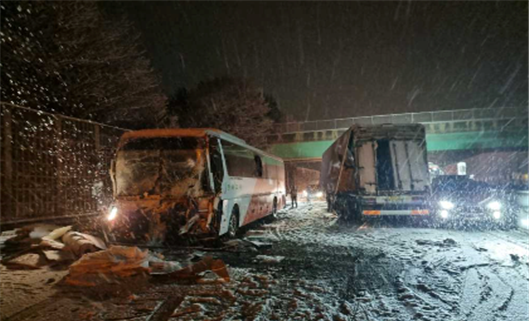 서해안고속도로 당진나들목 부근 교통사고. (제공=한국도로공사)/그린포스트코리아