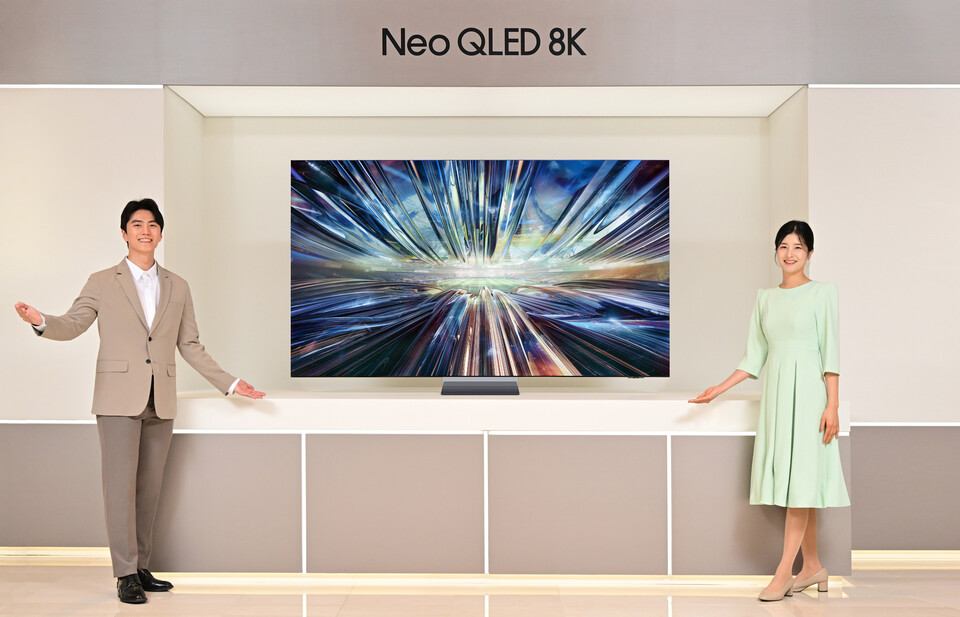 15일 2024년형 Neo QLED·삼성 OLED TV 신제품을 출시하는 삼성전자. 사진은 '3세대 AI 8K 프로세서'를 탑재한 2024년형 Neo QLED 8K TV. (사진=삼성전자)/그린포스트코리아