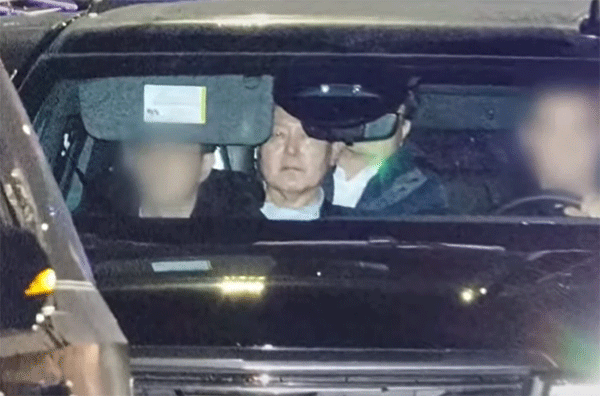 윤석열 대통령 구속 소식을 알리는 KBS 뉴스특보 화면