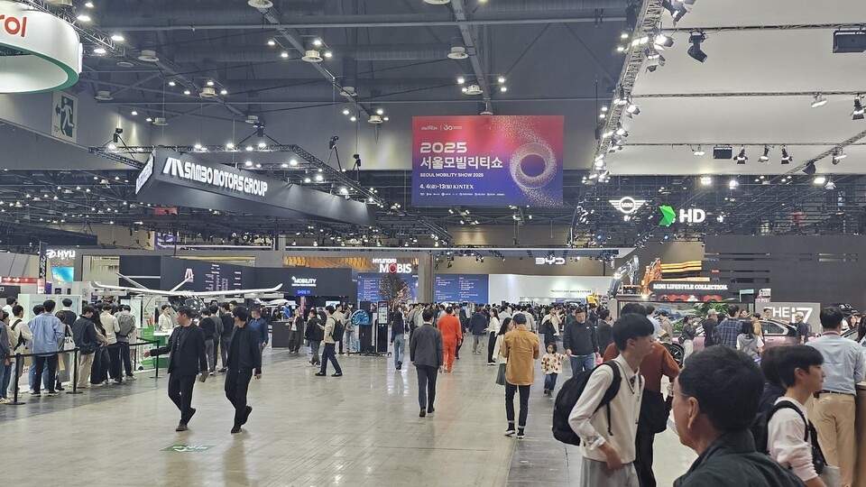 많은 참관객들이 방문한 2025 서울모빌리티쇼. /사진=임호동 기자