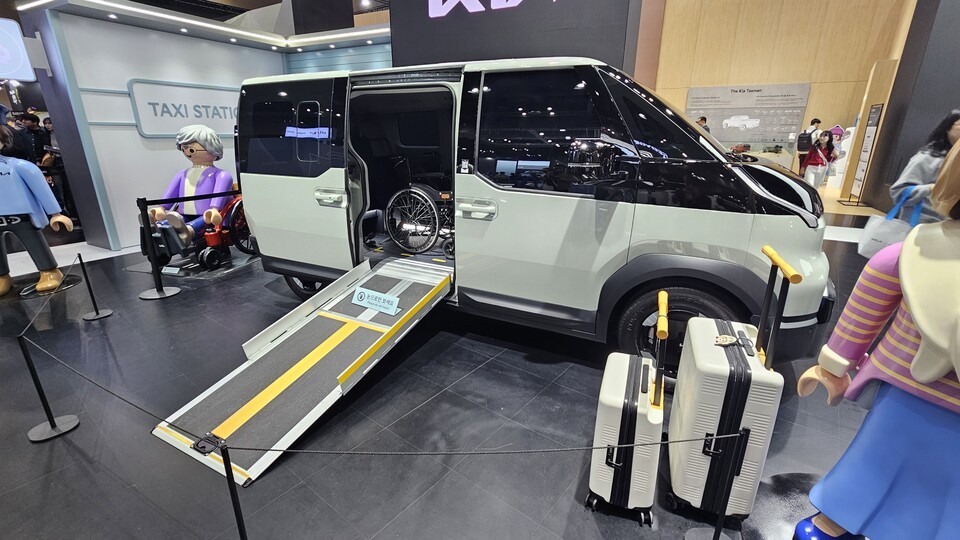 기아가 2025 서울모빌리티쇼에서 공개한 PV5. /사진=임호동 기자