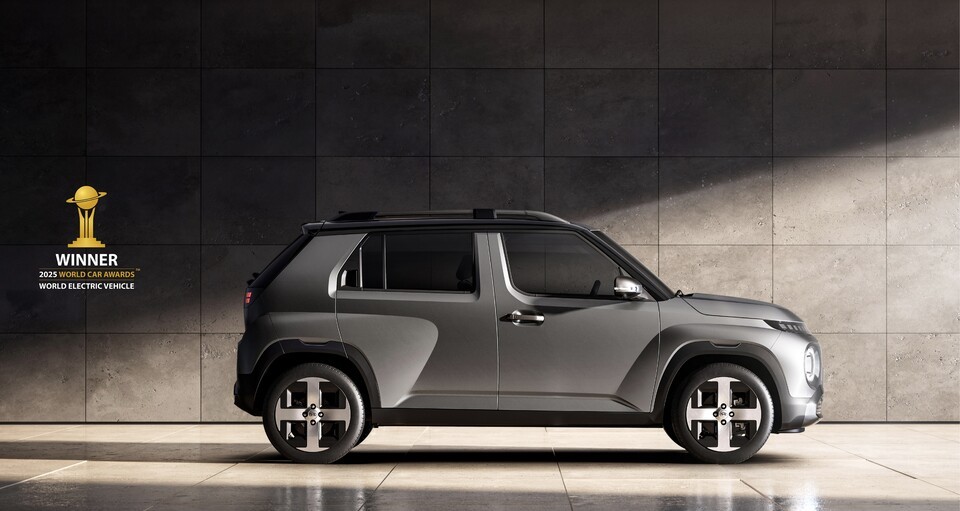 2025 월드카 어워즈에서 ‘세계 올해의 전기자동차’에 선정된 현대자동차의 캐스퍼 일렉트릭. /현대자동차그룹 제공