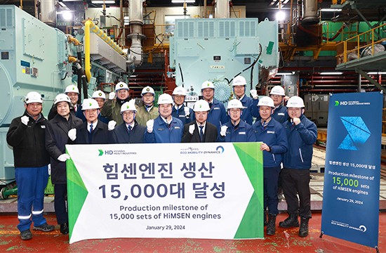 HD현대중공업이 국내 최초 독자 기술로 개발한 ‘힘센엔진(HiMSEN)’의 누계 생산 1만5000대를 달성했다. /사진=HD현대중공업