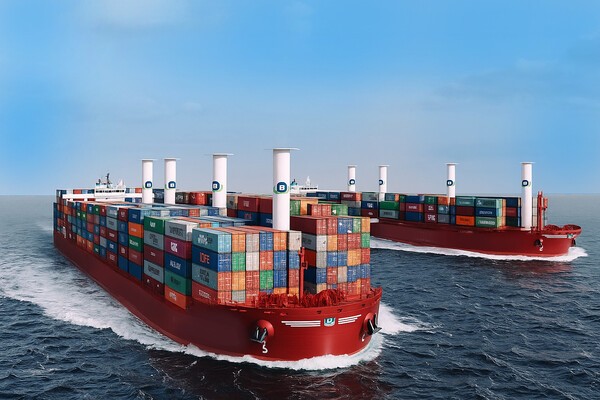 일본 미쓰이상선의 윈드챌린저 시스템이 18개월 시범운항에서 최대 17% 연료절감 효과를 입증하면서 전 세계 해운업계가 풍력 추진 기술에 주목하고 있다./인공지능생성 이미지