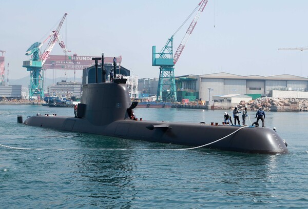 214급 디젤잠수함 ‘윤봉길함’이 창정비 시운전을 마치고 입항 중이다./사진=HD현대중공업